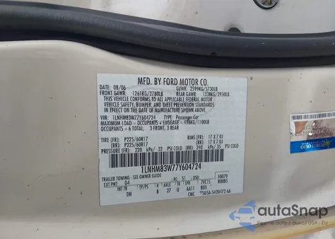 2007 Lincoln Town Car Designer Series from USA, damaged, VIN 1LNHM83W77Y604724